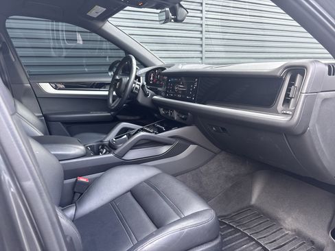 Certified 2024 Porsche Cayenne S image 12