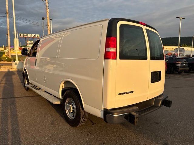 Used 2025 Chevrolet Express 2500 w/ Driver Convenience Package RWD image 7
