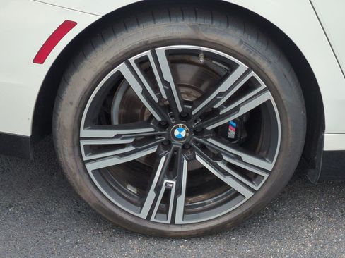 Used 2024 BMW i7 eDrive50 w/ M Sport Package RWD image 13