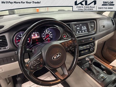 Used 2017 Kia Sedona LX w/ LX Essentials Premium Package image 14