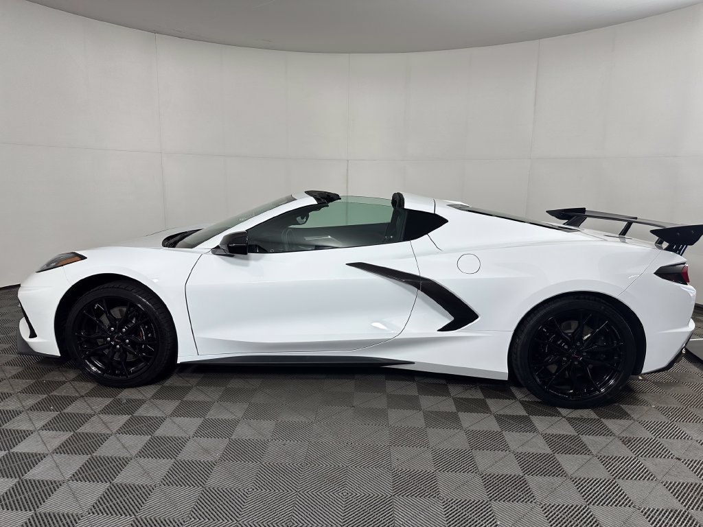 Used 2025 Chevrolet Corvette Stingray Premium Cpe w/ Z51 Performance Package RWD image 2