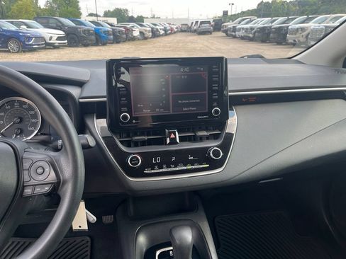 Used 2022 Toyota Corolla LE FWD image 24