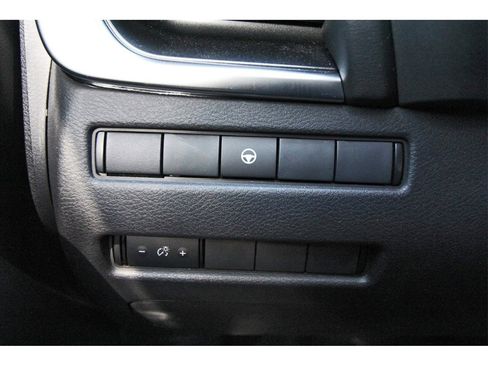 Used 2023 Nissan Rogue SV image 19