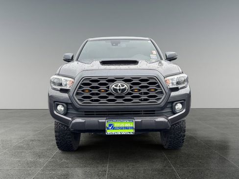 Used 2021 Toyota Tacoma TRD Sport w/ Technology Package image 2