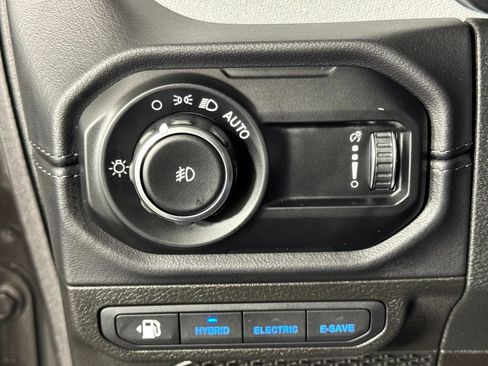 Certified 2025 Jeep Wrangler Unlimited Sahara AWD/4WD image 31