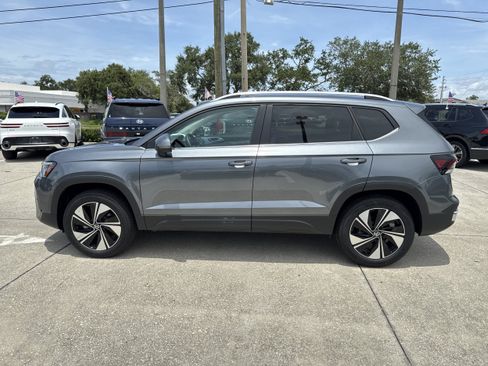 New 2026 Volkswagen Taos SE AWD/4WD image 7