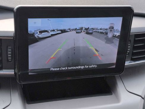 Used 2023 Ford Explorer XLT w/ Equipment Group 202A AWD/4WD image 29