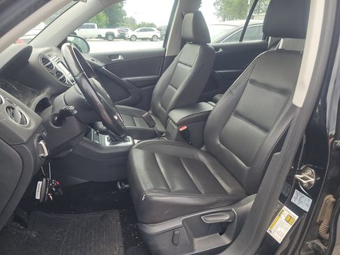 Used 2016 Volkswagen Tiguan S FWD image 6