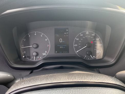 Used 2025 Toyota Corolla LE FWD image 29