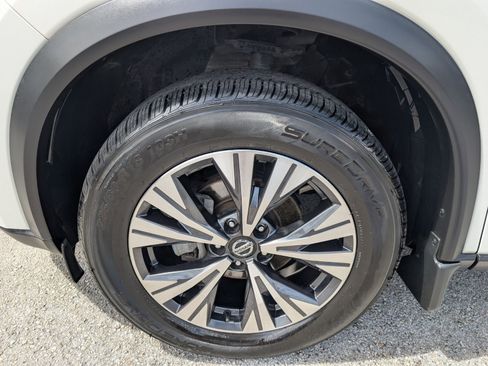 Used 2021 Nissan Rogue SV image 18