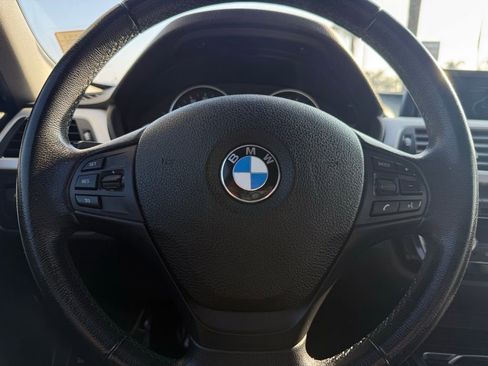 Used 2018 BMW 320i Sedan image 22