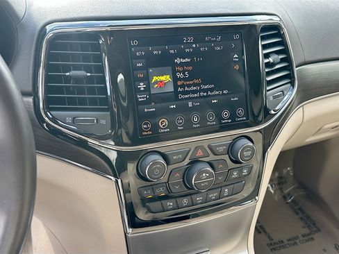 Used 2020 Jeep Grand Cherokee Overland image 13