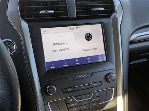 Used 2019 Ford Fusion SE image 11