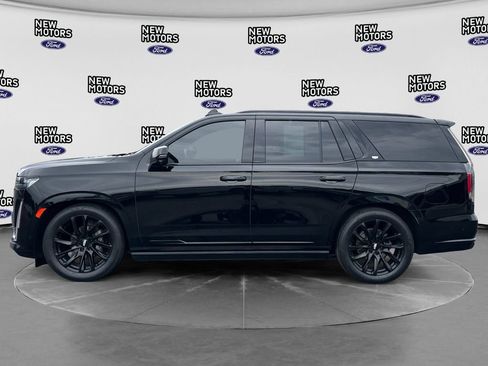 Used 2023 Cadillac Escalade Sport w/ LPO, ONYX Package AWD/4WD image 2