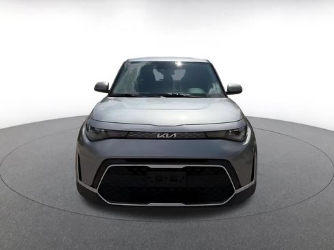Used 2025 Kia Soul LX w/ LX Technology Package FWD image 4