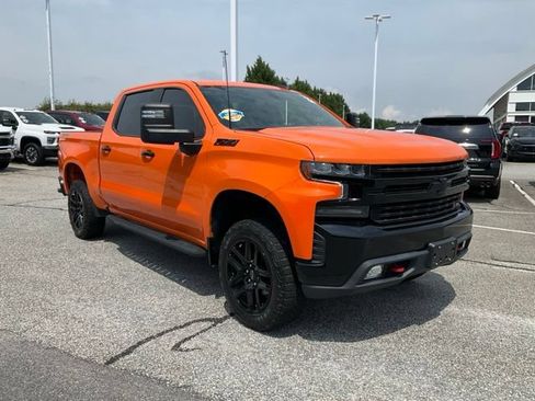 Used 2022 Chevrolet Silverado 1500 LT Trail Boss w/ LPO, Dark Essentials Package AWD/4WD image 3