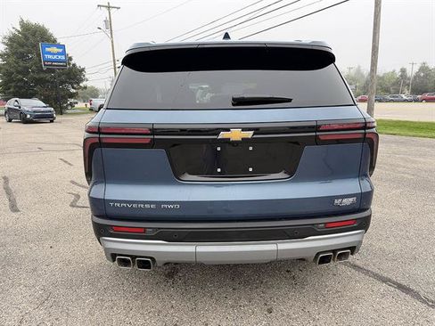 Used 2026 Chevrolet Traverse LT AWD/4WD image 5