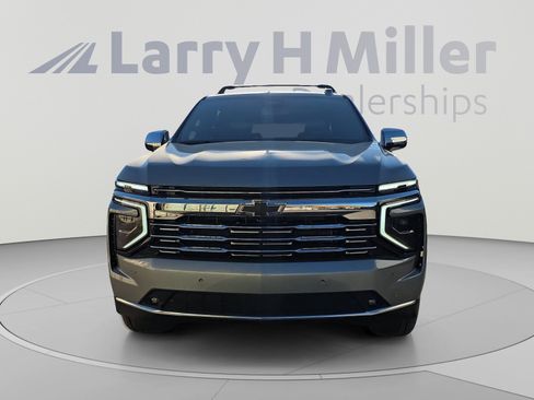 New 2026 Chevrolet Suburban Premier w/ Sun And Tow Package AWD/4WD image 8