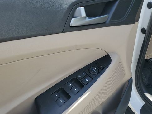 Used 2017 Hyundai Tucson SE Plus w/ Cargo Package FWD image 18