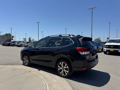 Used 2023 Subaru Forester Limited AWD/4WD image 3