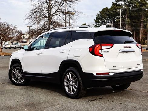 Used 2023 GMC Terrain SLT image 5