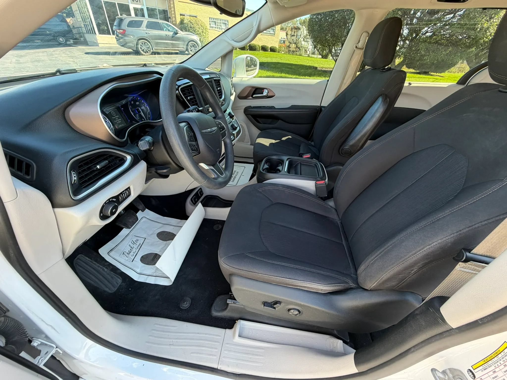 Used 2018 Chrysler Pacifica Touring Plus FWD image 14