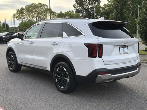 Used 2024 Kia Sorento S AWD/4WD image 5