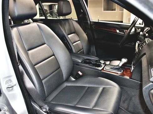 Used 2010 Mercedes-Benz C 300 C 300 Sport Sedan 4D image 28