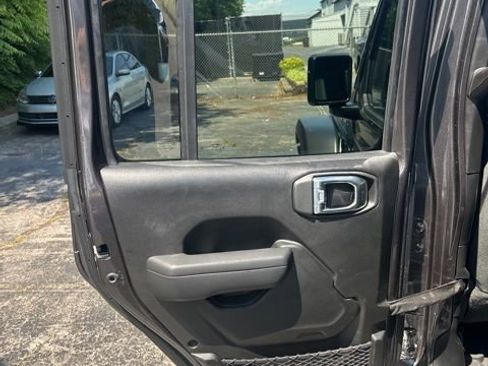 Used 2025 Jeep Wrangler Unlimited Sport AWD/4WD image 24