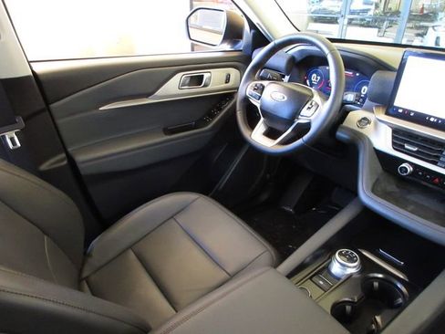 Certified 2025 Ford Explorer Active w/ Active Comfort Package image 21