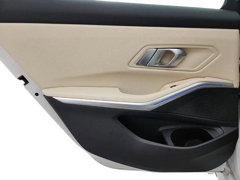 Used 2020 BMW 330i xDrive Sedan w/ Driving Assistance Package image 35