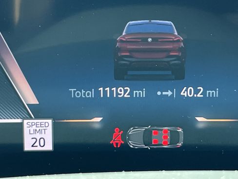 Certified 2025 BMW X6 xDrive40i w/ Executive Package image 22