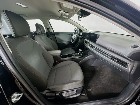 Used 2025 Kia K4 FWD image 29
