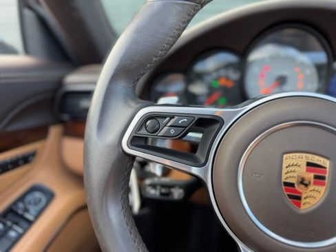 Used 2018 Porsche 911 Carrera 4S AWD/4WD image 21