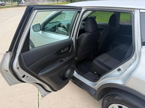 Used 2020 Nissan Rogue S AWD/4WD image 9