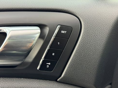 Used 2014 Porsche Cayenne image 17