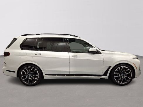 Used 2024 BMW X7 xDrive40i w/ M Sport Package image 5