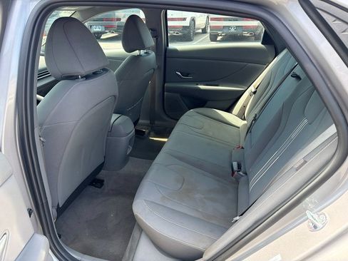 Certified 2025 Hyundai Elantra SEL FWD image 19