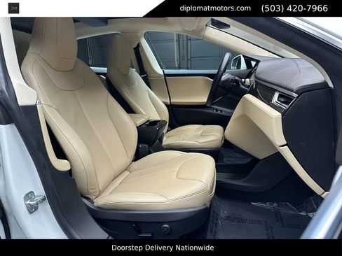 Used 2015 Tesla Model S 85 image 19