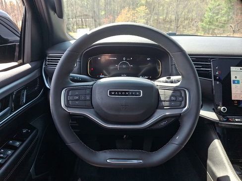 Used 2024 Jeep Wagoneer Series II AWD/4WD image 19