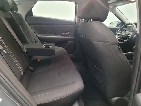 Used 2025 Hyundai Elantra SEL FWD image 19