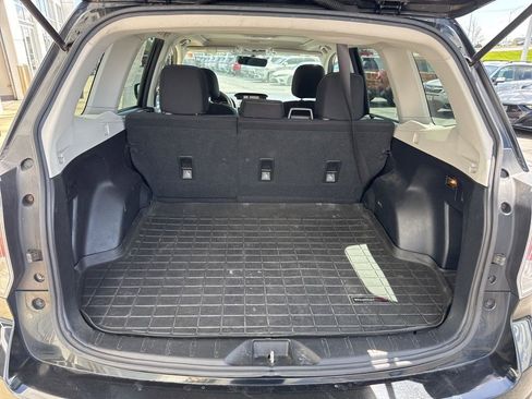 Used 2017 Subaru Forester 2.5i Premium w/ All-Weather Package image 7