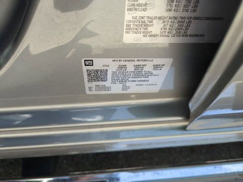 Used 2024 GMC Sierra 3500 SLT w/ SLT Premium Package AWD/4WD image 7