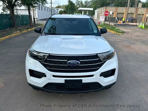 Used 2022 Ford Explorer XLT AWD/4WD image 4