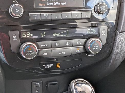 Used 2017 Nissan Rogue SV w/ SV Family Package image 25