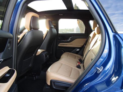 Used 2020 Lincoln Corsair Reserve w/ Equipment Group 201A image 12