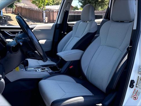 Used 2019 Subaru Forester Premium w/ All-Weather Package AWD/4WD image 28