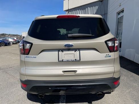 Used 2018 Ford Escape SE w/ SE Sport Appearance Package image 4