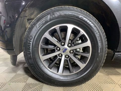 Used 2019 Ford Expedition XLT w/ Equipment Group 201A AWD/4WD image 35