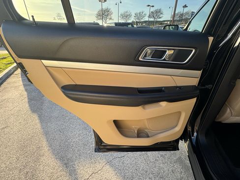 Used 2016 Ford Explorer XLT w/ Equipment Group 202A image 22